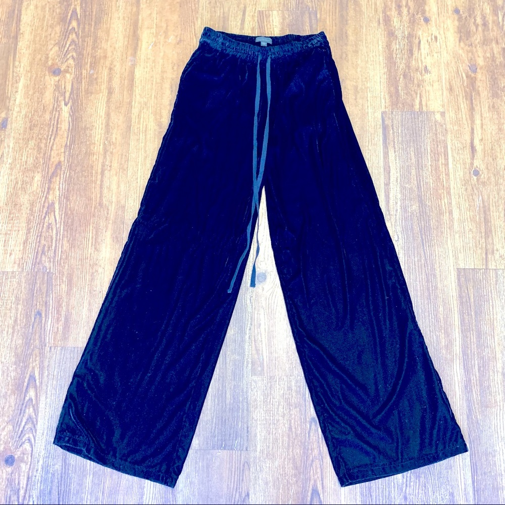 NWT Saks Fifth Ave Black Crush Velvet Wide Leg Pants